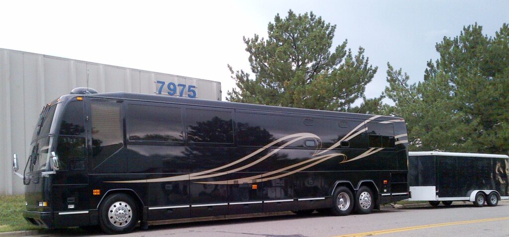 Caz Tour Bus  Actual Talnt